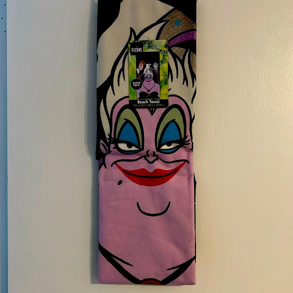Disney Villains Beach Towel - Pink and Black NWT